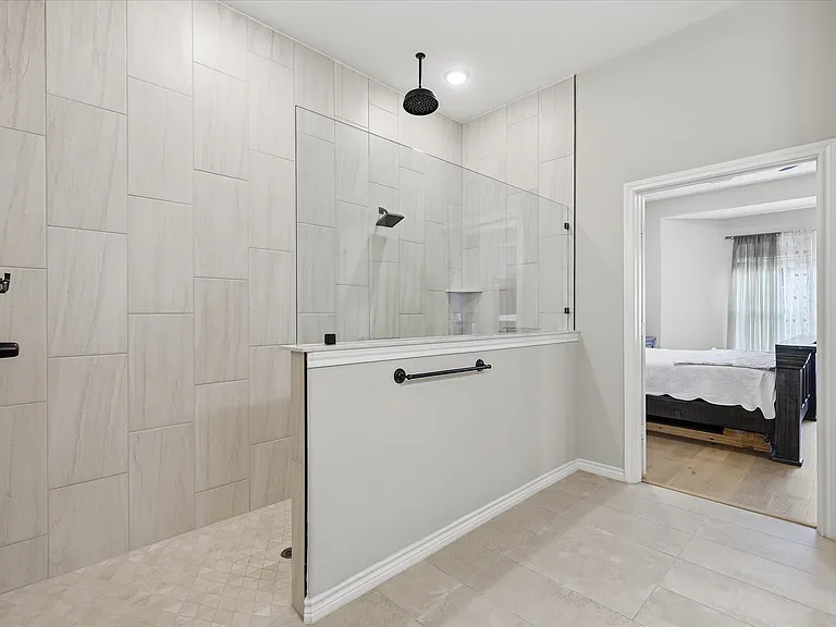 616 Lake Cove Dr — Photo 33