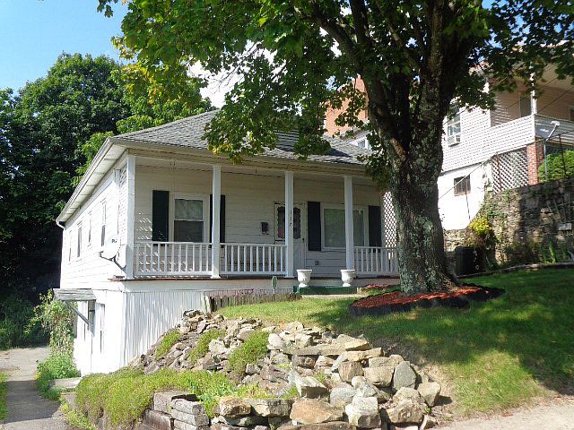 1st image of 117 Fairlawn Ave