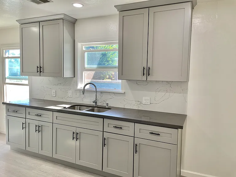 21421 Rizzo Ave — Photo 10