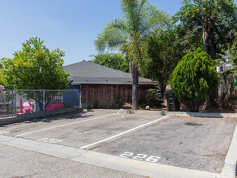 226 Dickerson Ave — Photo 35
