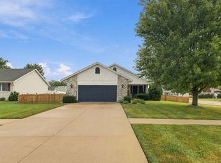 136 N Van Buren Ave, Bradley, IL 60915