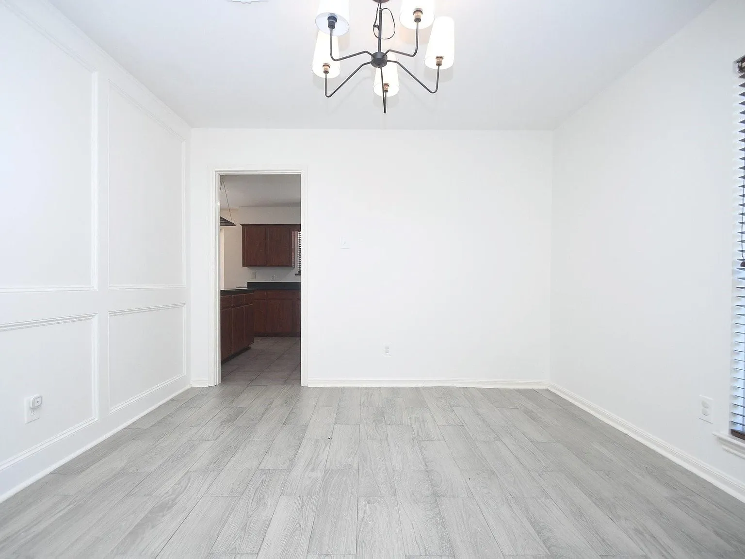 3 bed, 2.0 bath, 1869 sqft, $2,100 — Photo 4