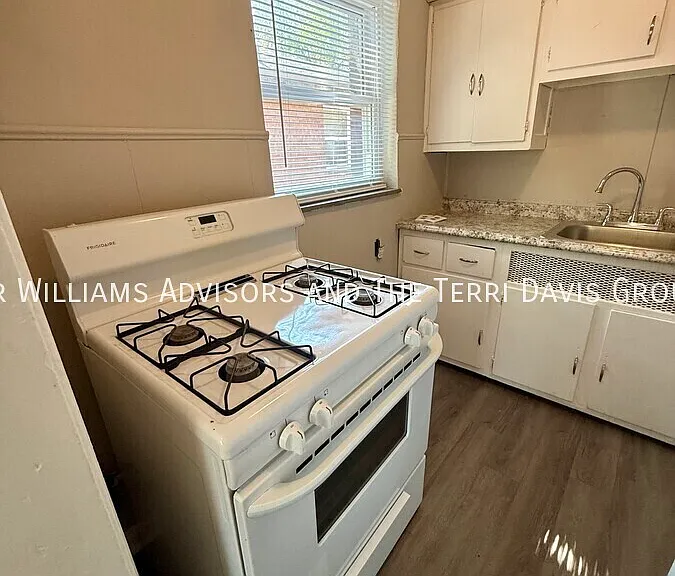 1639 Anita Pl #4 — Photo 6
