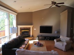 3293 Stanford Dr, Redding, CA 96003