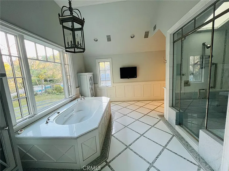 4110 Woodleigh Ln — Photo 17