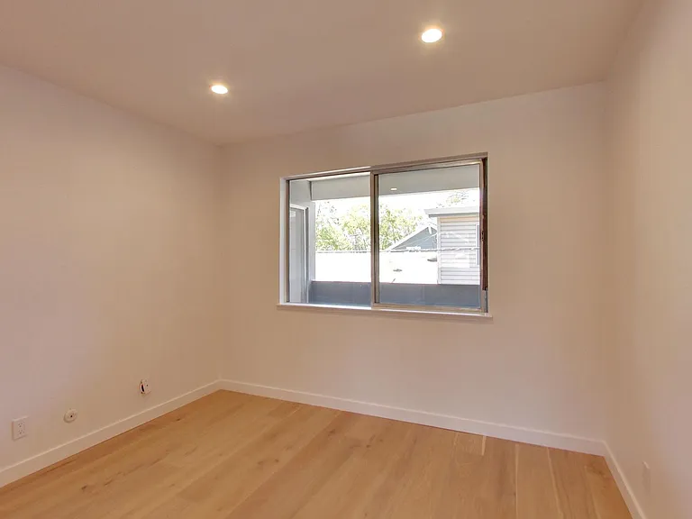 1500 Newlands Ave #203 — Photo 10