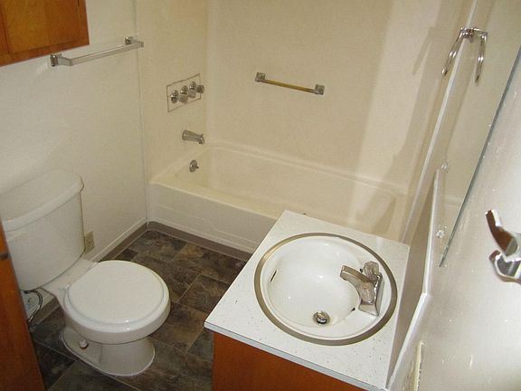 3rd image of 221 N Holly St #1