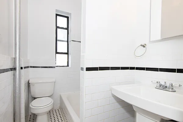 Rented by Century 21 Unique Realty | media 10