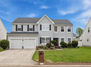 218 Woodburne Ln, Newport News, VA 23602