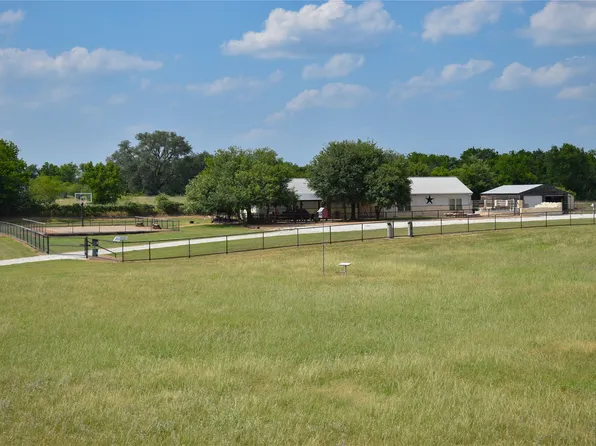 11001 Yankie Rd, China Spring, TX 76633