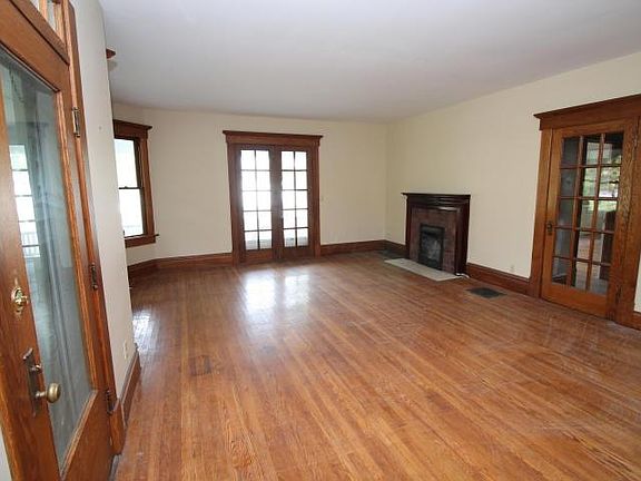 5th image of 40 New England Ave