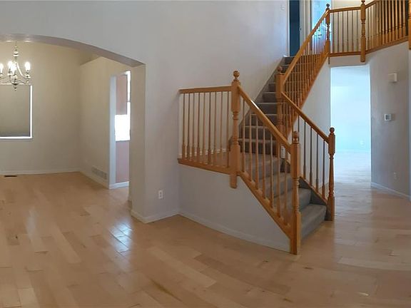 5th image of 9537 Clayton Ct
