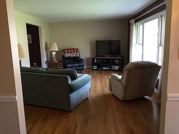 Living Room 13.2 x 25 ft