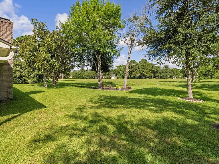 210 Pecan Valley Ct — Photo 25