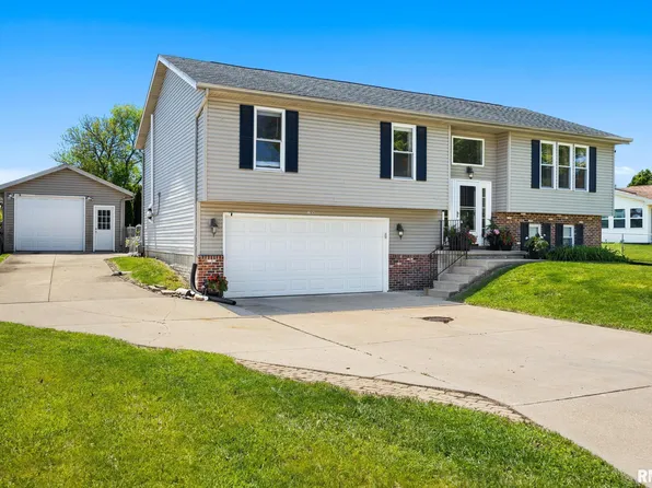 104 Independence Dr, East Peoria, IL 61611
