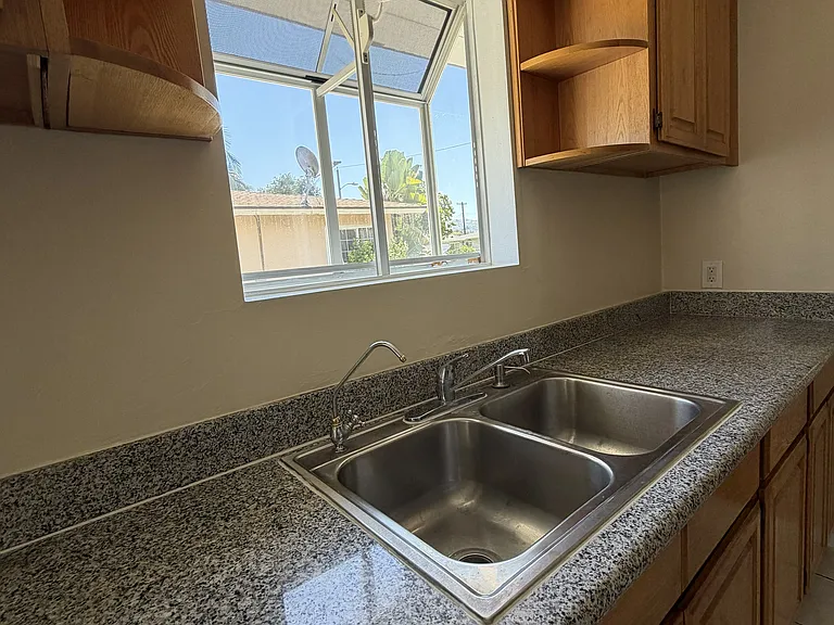1433 E Larkwood St — Photo 6
