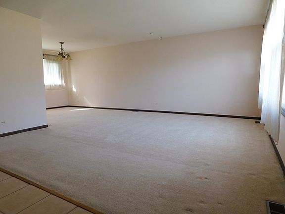 Living room / dining room