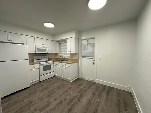 Lighthouse Point Apartments LLC, 3700-3720 NE 22nd Ave #3720-12, Pompano Beach, FL 33064