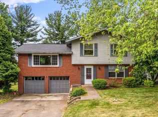 107 Wessex Hills Dr, Coraopolis, PA 15108