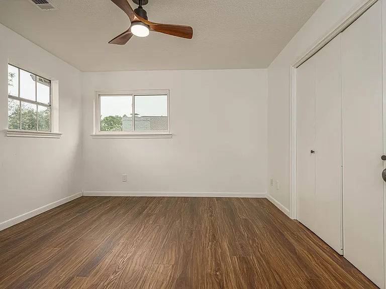 2287 Woodland Springs St — Photo 24