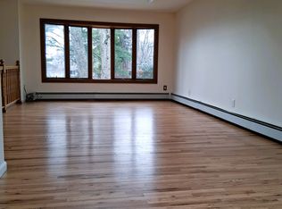 37 South Ln, Huntington, NY 11743