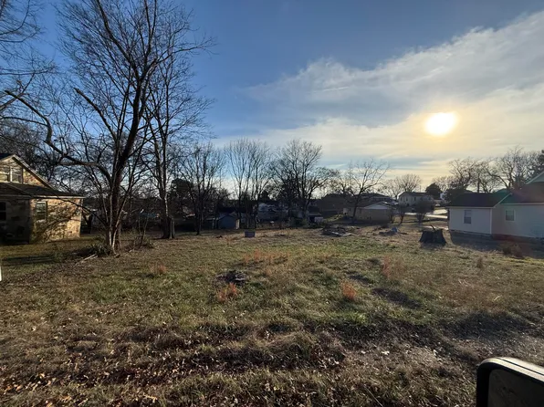 1712 Lyon St, Batesville, AR 72501