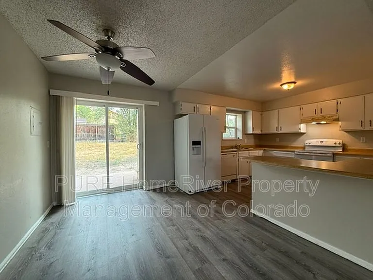 7140 Poteae Dr — Photo 5