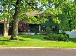 2 Ellen Cir, Old Bridge, NJ 08857