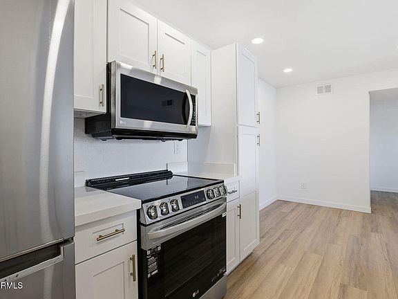 4th image of 623 W Guadalupe Road #215