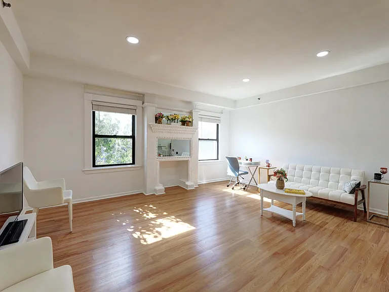 22 Engle St #17 — Photo 16