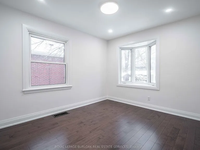356 E 17th St #UPPER — Photo 11