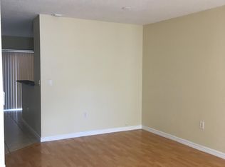 135 Hidden Court Rd, Hollywood, FL 33023