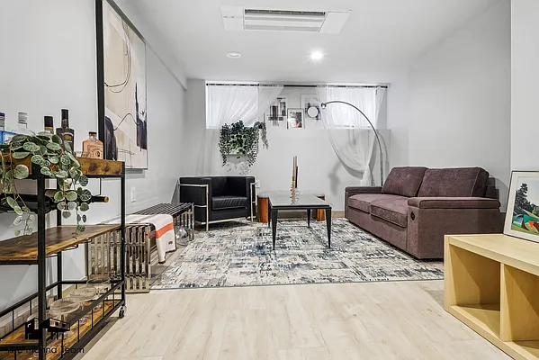 Rented by Compass | media 19