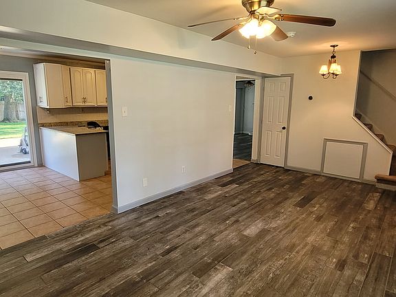 3rd image of 3801 Silina Dr