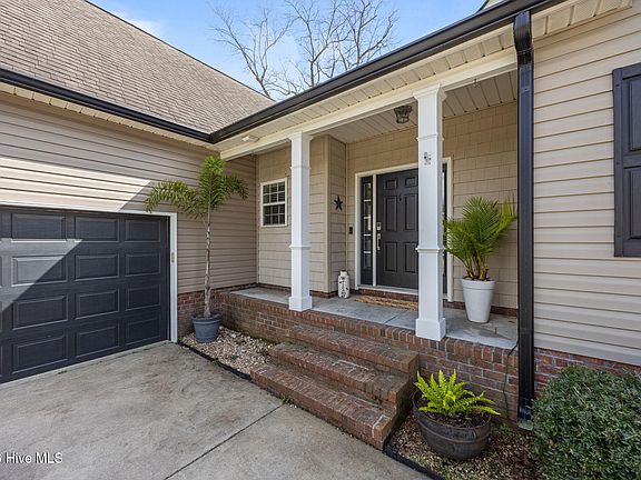 3rd image of 695 Crump Farm Road