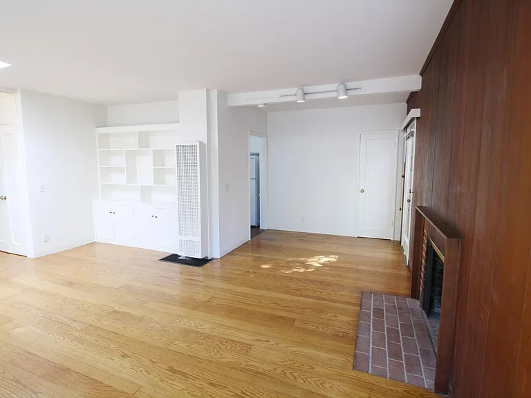 Studio layout with fireplace