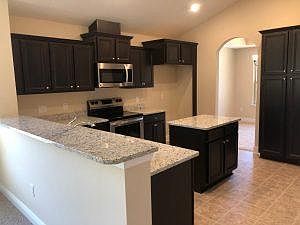 5th image of 6639 Covington Cir