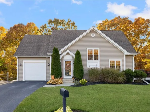 16 Katie Ln, Cumberland, RI 02864