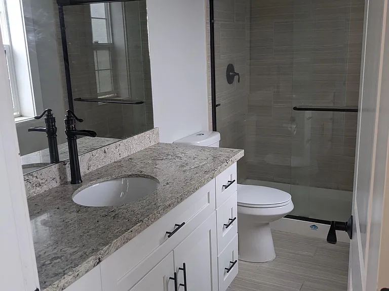 110 Lincoln Ave — Photo 5