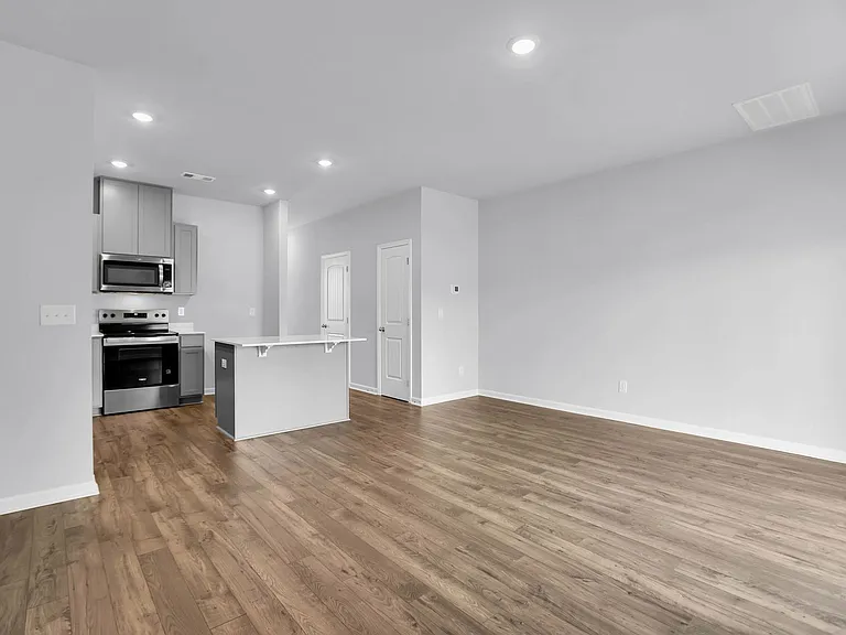 719 Ashbrook Dr — Photo 16