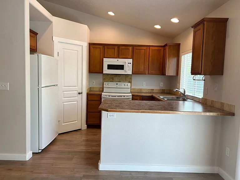 2225 W Steely Ct — Photo 5