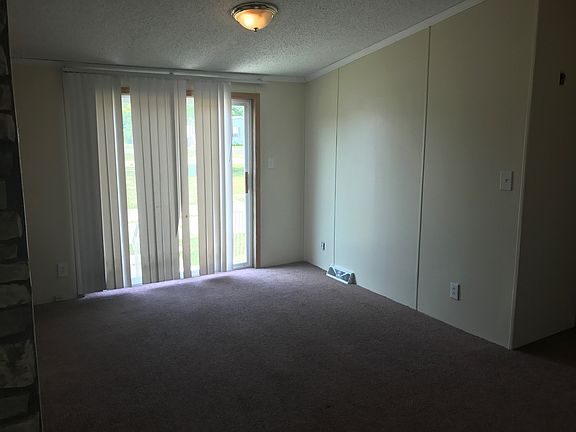 5th image of 271 Elkhound Ct