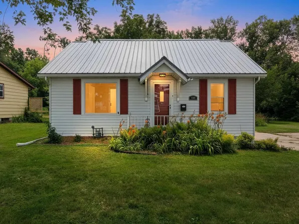 1754 Oakdale Ave, Green Bay, WI 54302