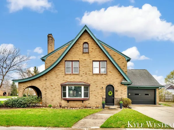 480 Cheshire Dr NE, Grand Rapids, MI 49505
