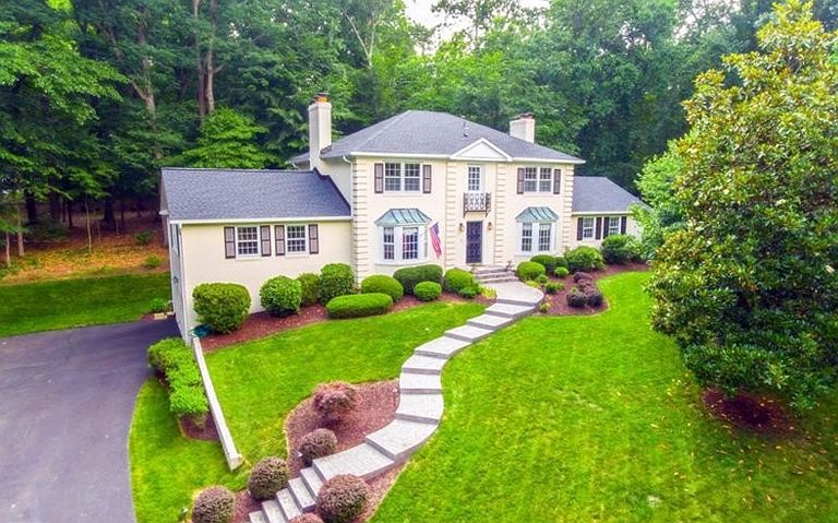 1st image of 310 Chesapeake Dr
