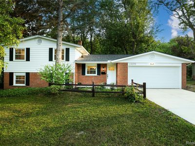 24095 Farmington Rd, Farmington, MI, 48336