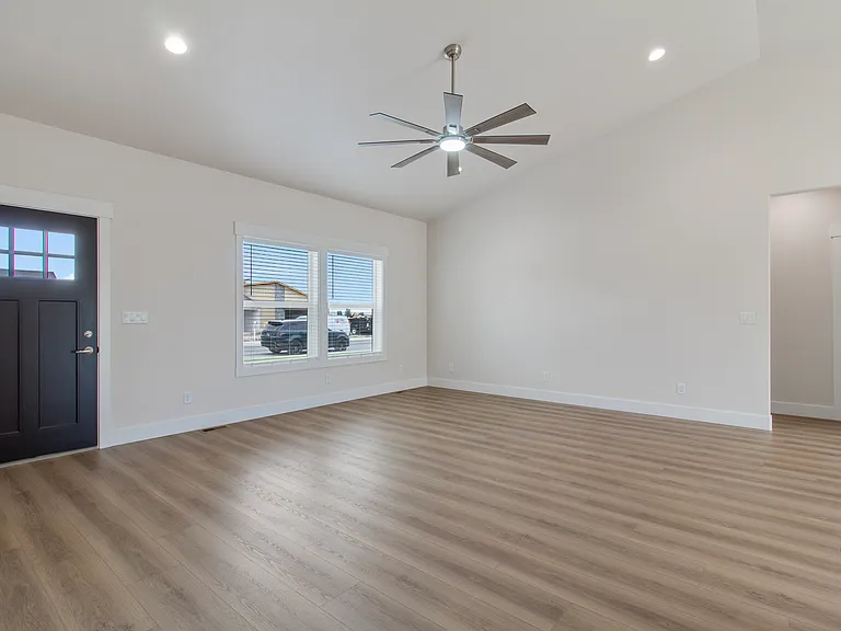 962 Quartz Rd — Photo 8