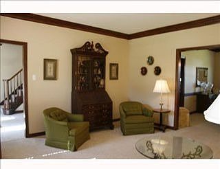 2nd image of 611 Redwood Ct