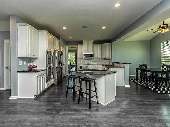 4th image of 9257 Weigela Ct