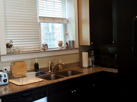 4th image of 3725 W Wrightwood Ave #1